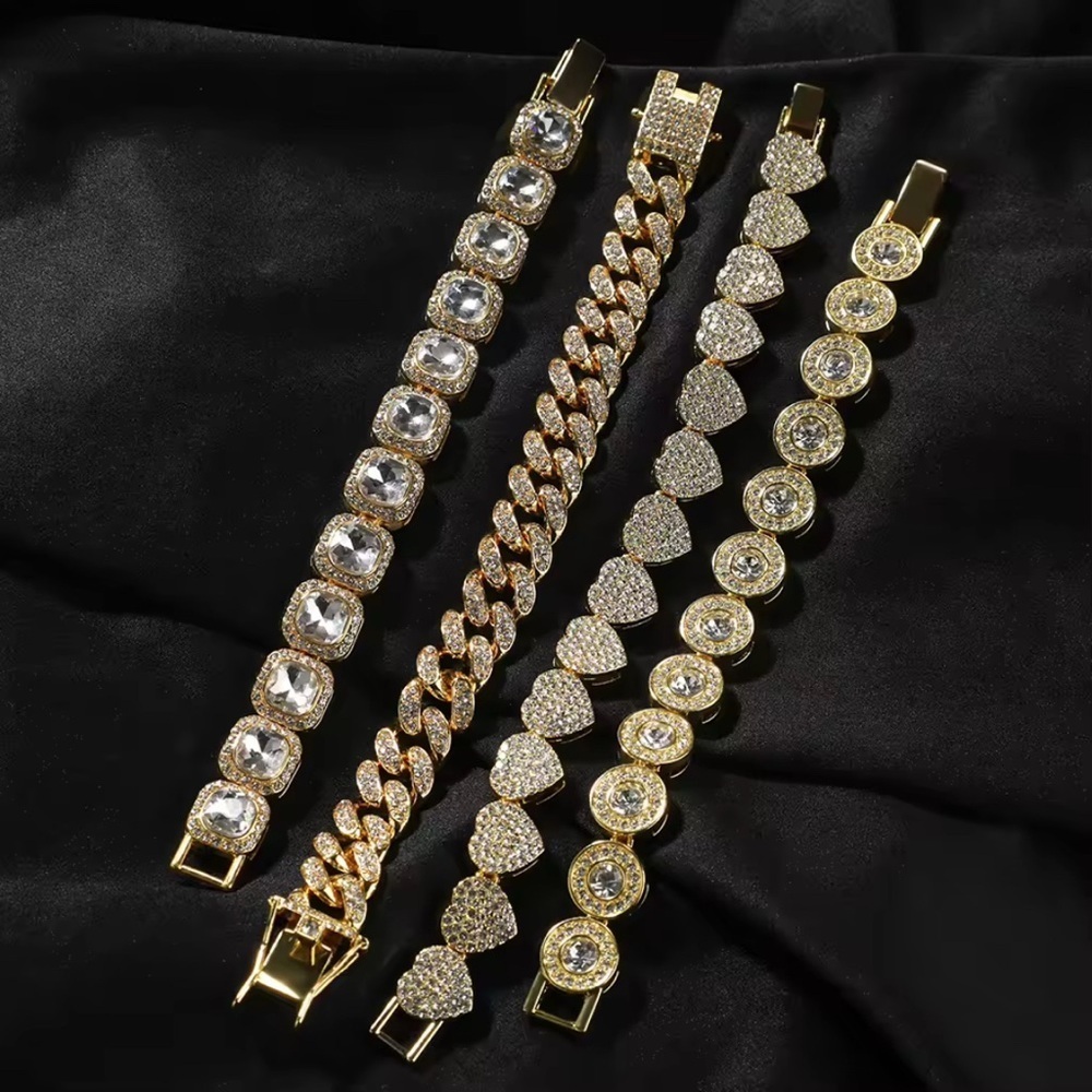 4 piece gold bracelet set 7inches - Picture 3 of 4